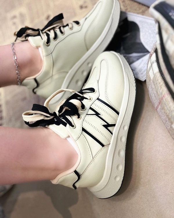 کفش زنانه نیوبالانس دوبند زیره پی یو new balance women