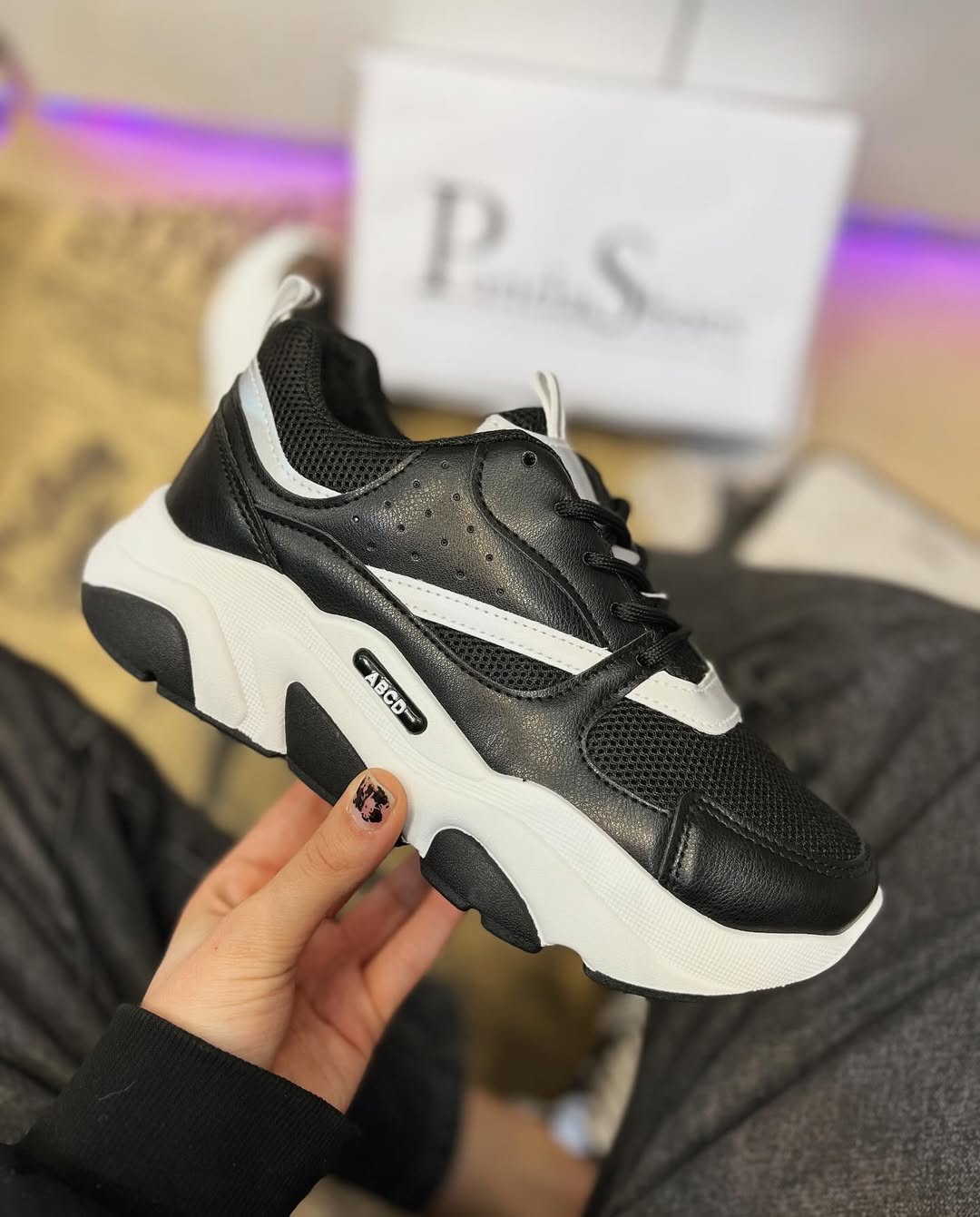 کفش زنانه  وارداتی همراه با کفی طبی  winstar shoes