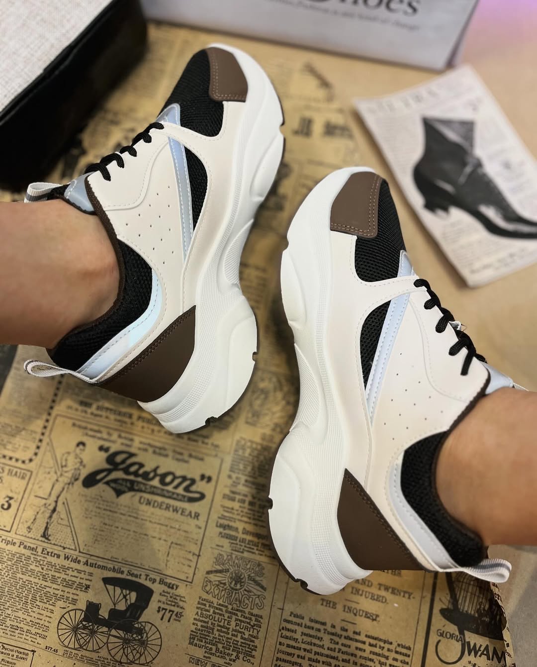 کفش زنانه  وارداتی همراه با کفی طبی  winstar shoes