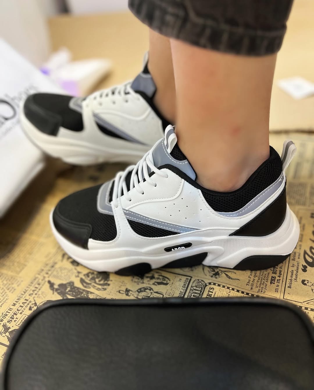 کفش زنانه  وارداتی همراه با کفی طبی  winstar shoes