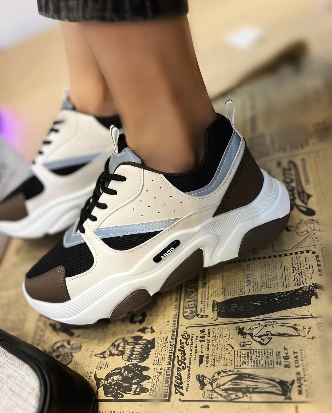 کفش زنانه  وارداتی همراه با کفی طبی  winstar shoes