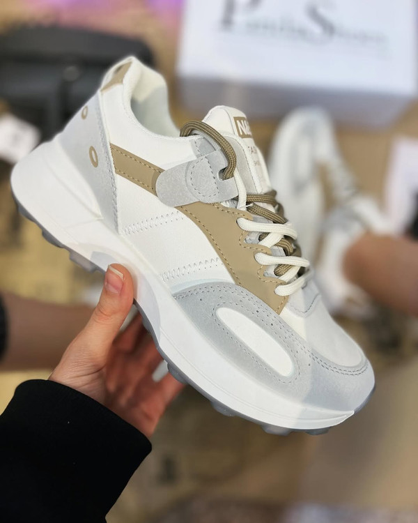 کفش زنانه وارداتی 1 با کفی طبی winstar women