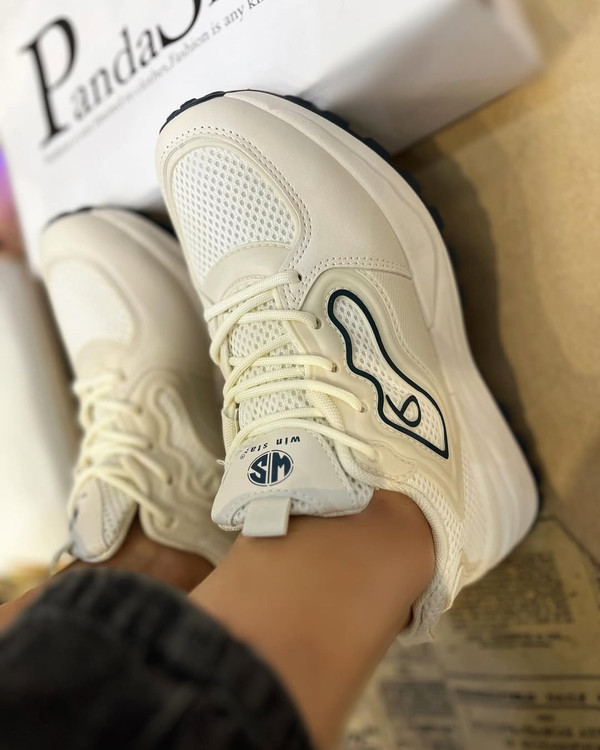 کفش زنانه وارداتی نقطه با کفی طبی winstar women