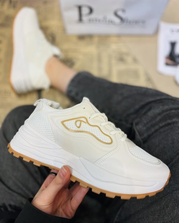 کفش زنانه وارداتی نقطه با کفی طبی winstar women