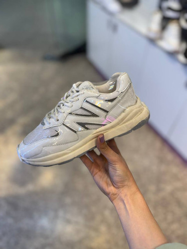 کفش اسپرت زنانه نیوبالانس کف دوخت رانینگ همراه کفی طبی SHOES WOMEN