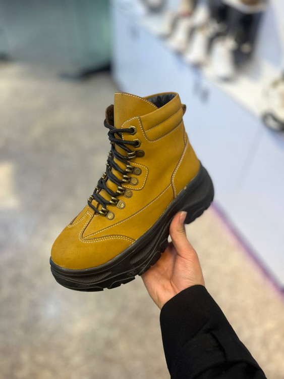 بوت زنانه طرح کوبا با زیره پی یو داخل کرک BOOTS WOMEN