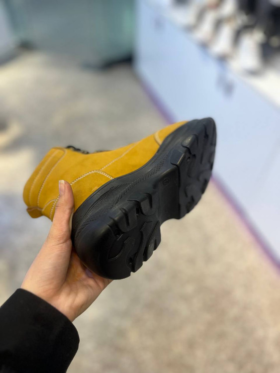 بوت زنانه طرح کوبا با زیره پی یو داخل کرک BOOTS WOMEN