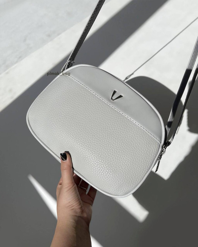 کیف طرح V بیضی جنس چرم یراق خارجی WOMENS BAG