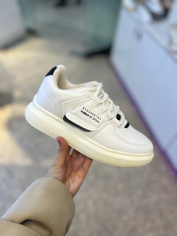 کتونی زنانه سفید اسپرت با زیره PU مخصوص پیادهروی