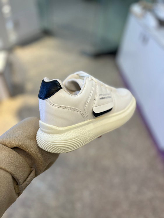 کتونی زنانه سفید اسپرت با زیره PU مخصوص پیادهروی