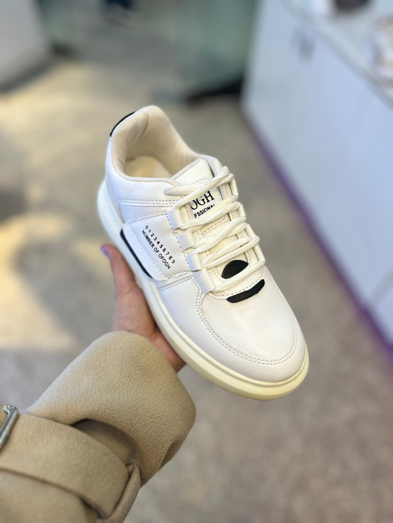 کتونی زنانه سفید اسپرت با زیره PU مخصوص پیادهروی