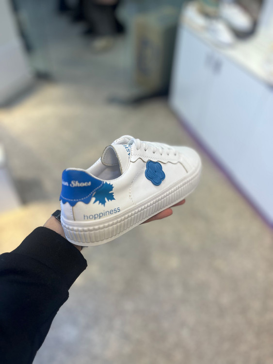 کتونی زنانه سفید آبی مدل Cloud Leaf