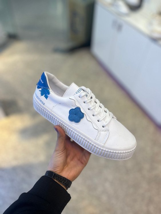 کتونی زنانه سفید آبی مدل Cloud Leaf