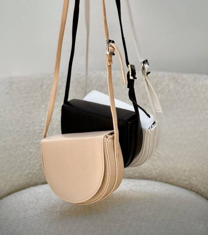 کیف رودوشی زنانه مینیمال نیمدایرهای با بند قابل تنظیم