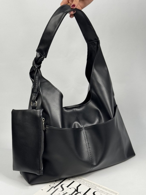 کیف دستی زنانه مدل هوبو مشکی با بند پهن و جیب زیپدار