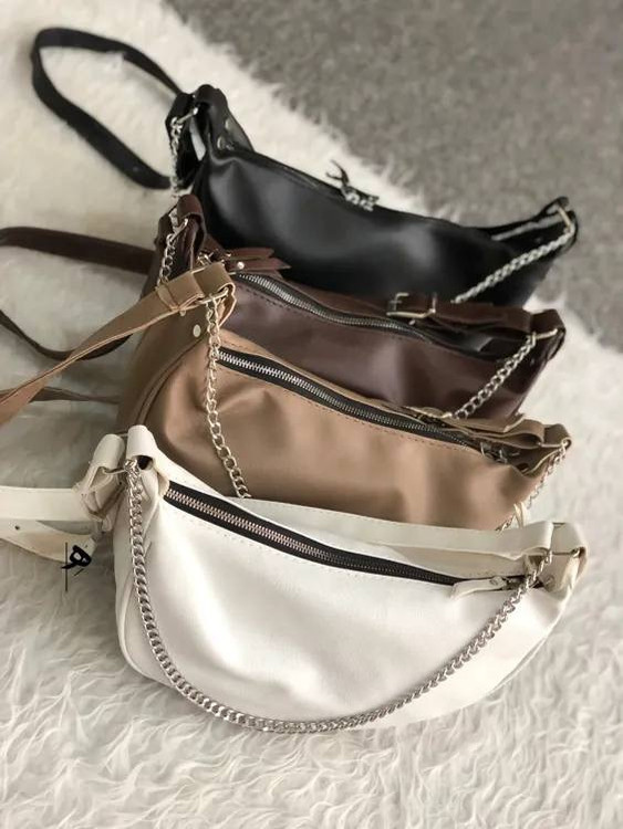کیف دوشی زنانه مدل هلالی بند زنجیری
