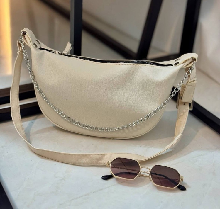 کیف دوشی زنانه مدل هلالی بند زنجیری