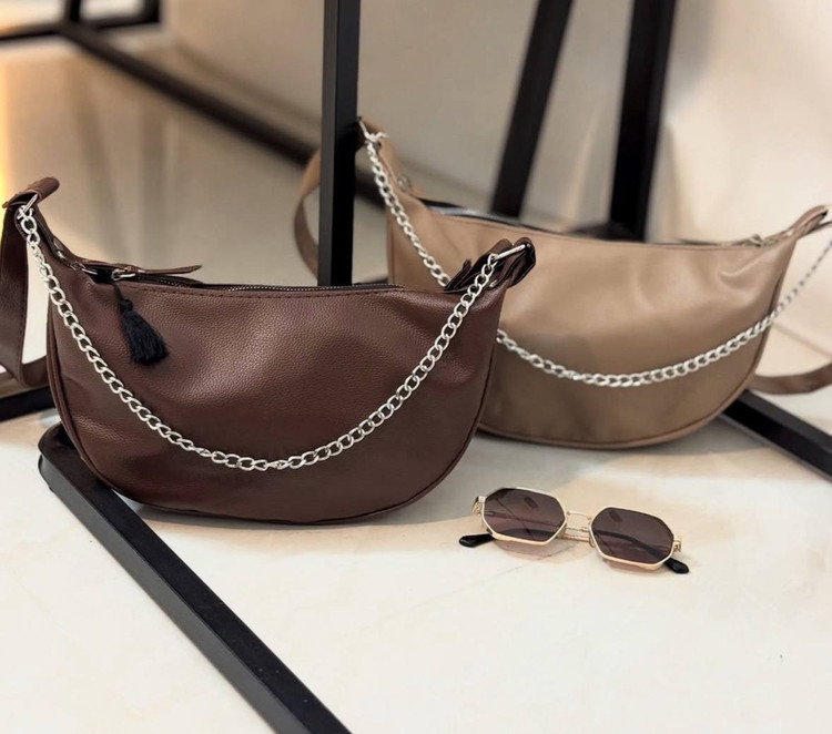 کیف دوشی زنانه مدل هلالی بند زنجیری