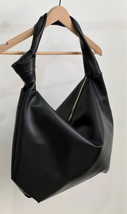 کیف دوشی زنانه مدل هابو اورسایز مینیمال