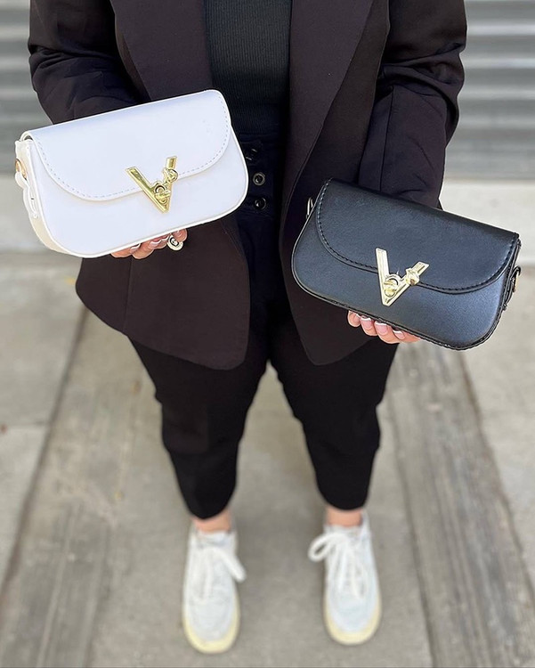 کیف دوشی زنانه مدل مجلسی با قفل طلایی | شیک و مینیمال