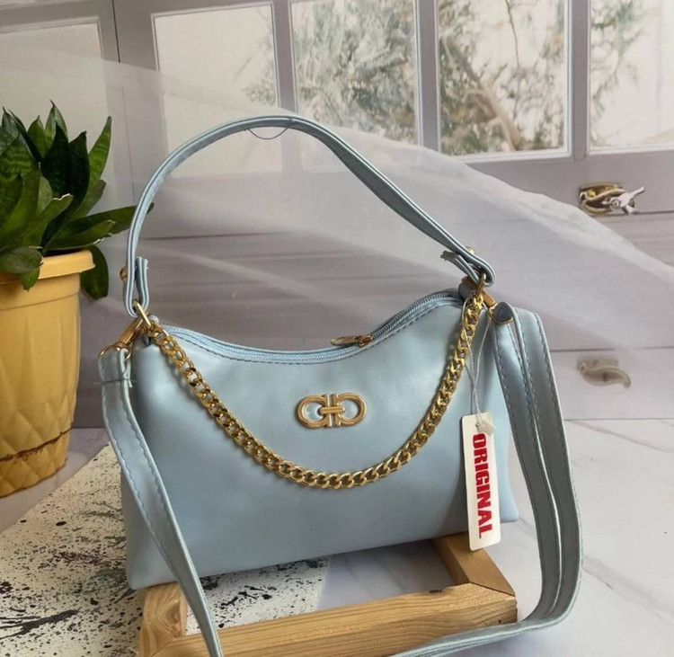 کیف دستی زنانه مدل نیمهلالی با زنجیر طلایی | مشکی، نسکافهای، کرم