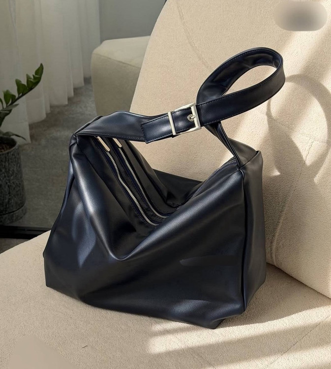 کیف دوشی زنانه مدل اسلوچی مینیمال | نسکافهای، موکا، مشکی، کرم