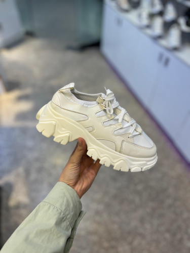 کفش اسپرت زنانه سفید مدل چانکی | حراجی تک سایز با زیره ضخیم ترندی