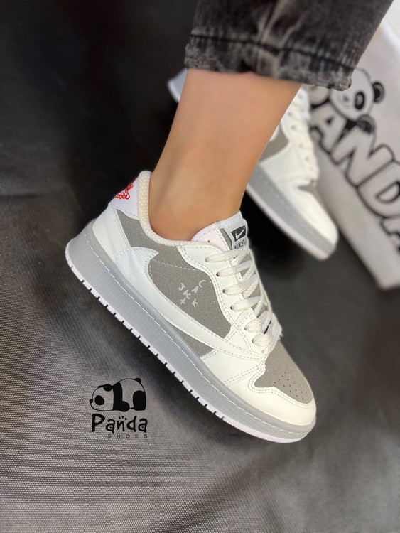 کفش زنانه طرح ترویس طرح اصلی همراه با کفی طبی women NIKE