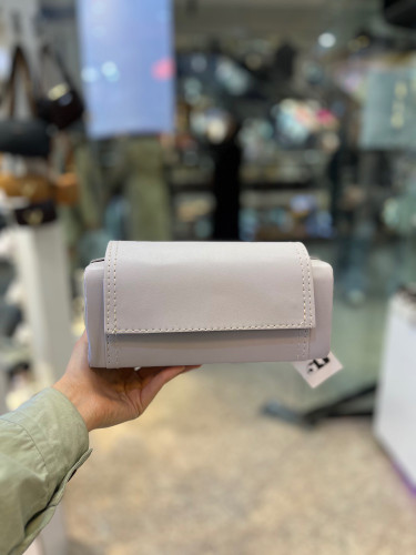 کیف زنانه مینیمال حراجی | دارای بند دوشی و دستی در رنگ طوسی و مشکی