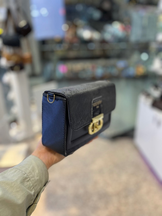 کیف زنانه مجلسی یراقدار طلایی – مدل لاکچری کار خارجی (حراجی)